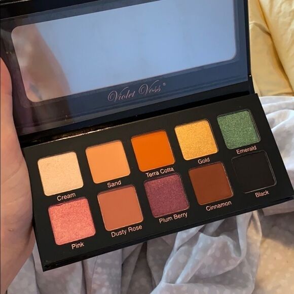 Violet Voss Essentials Palatte - Picture 2 of 2